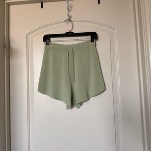 Zara Green High Waist Shorts Relaxed Fit, loungewear, beach, poolside, normcore